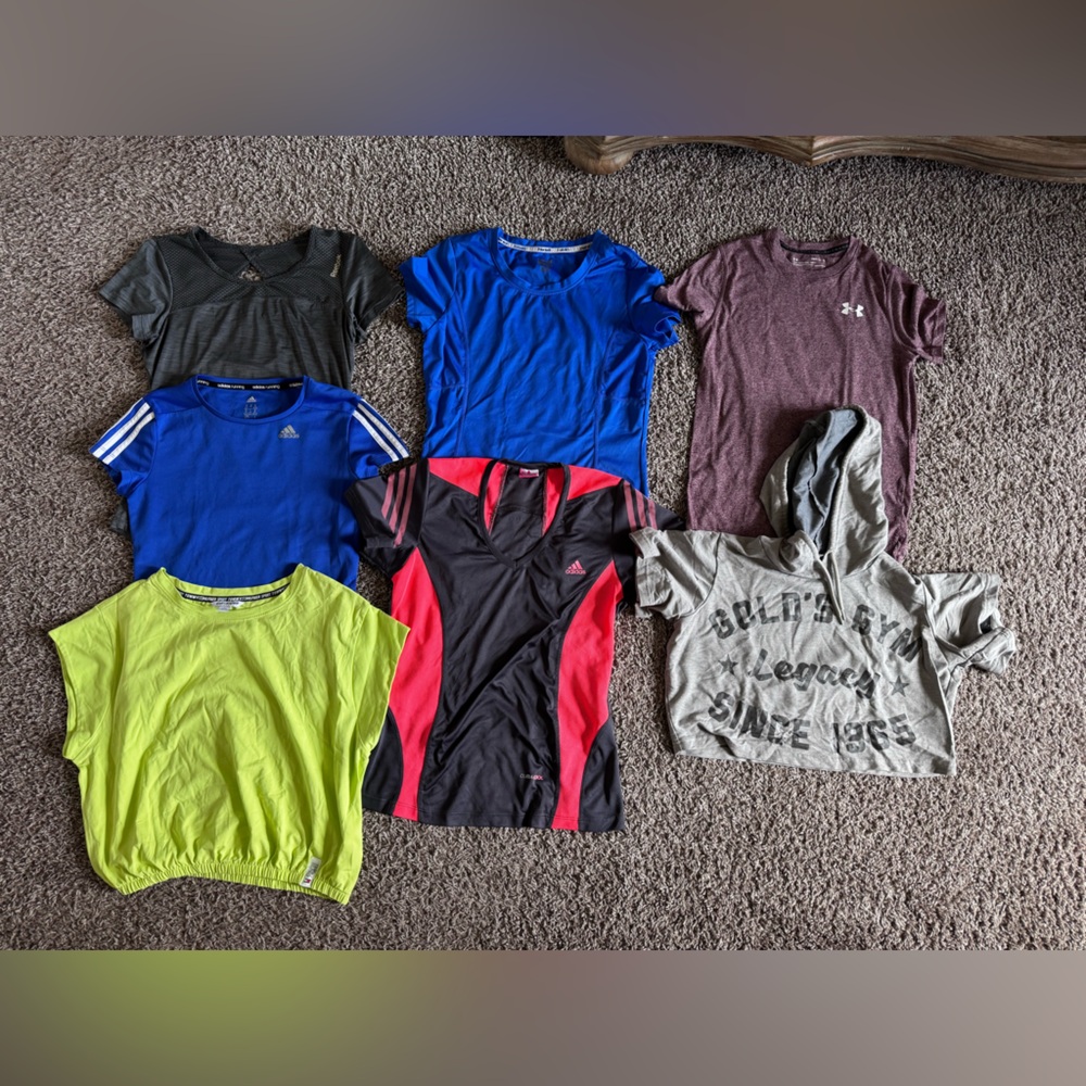 Under Armour Women's Burgundy Muscle Tee